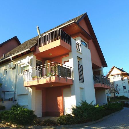 Roselio Sky Residence เฮวิซ ภายนอก รูปภาพ