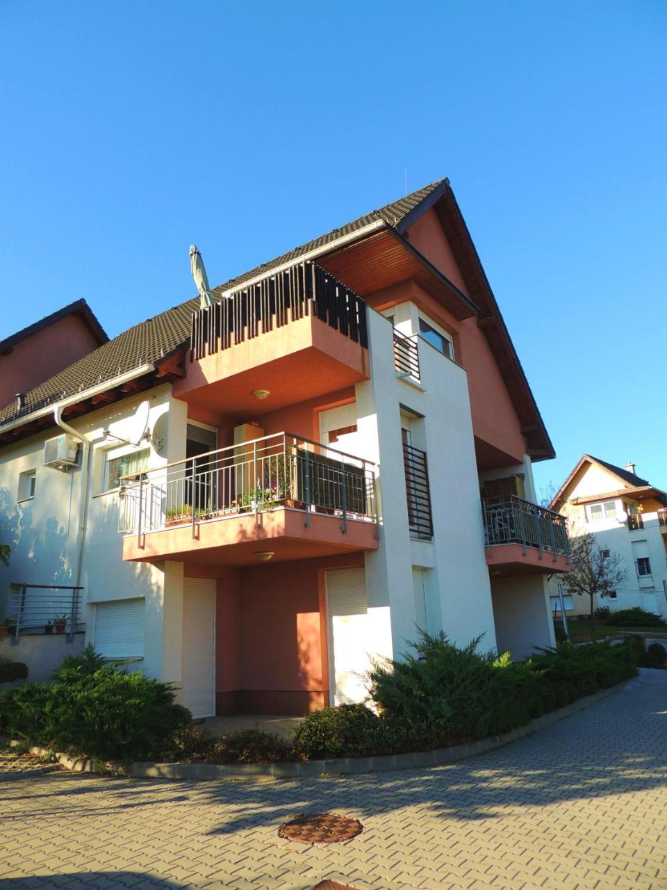 Roselio Sky Residence เฮวิซ ภายนอก รูปภาพ